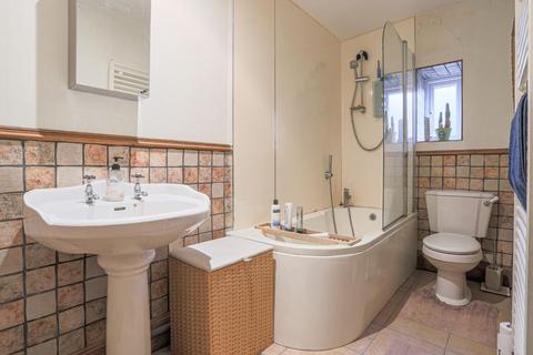 Flat 3, Belle Vue Court, 6 Belle Vue, Ilkley, LS29 8TA