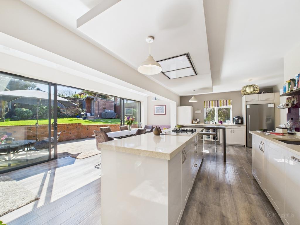 Kitchen.Breakfast Room