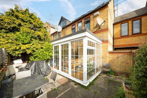 20 Torrington Place, London, E1W 2UY