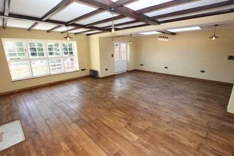 3 bedroom cottage to rent, Village Road, Denham Village