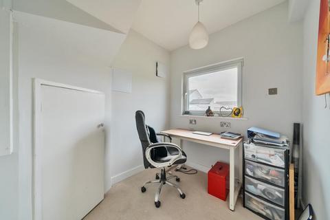 10 Lambert Close, Freshbrook, Swindon, SN5 8NY
