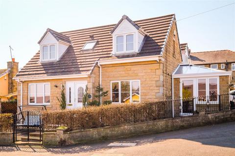 3 bedroom detached house for sale, Wherwell Road, Brighouse