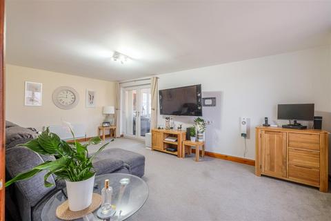 3 bedroom detached house for sale, Wherwell Road, Brighouse