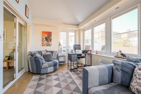 3 bedroom detached house for sale, Wherwell Road, Brighouse