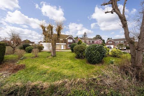 4 bedroom detached house to rent, Valley Forge Close, Tonbridge