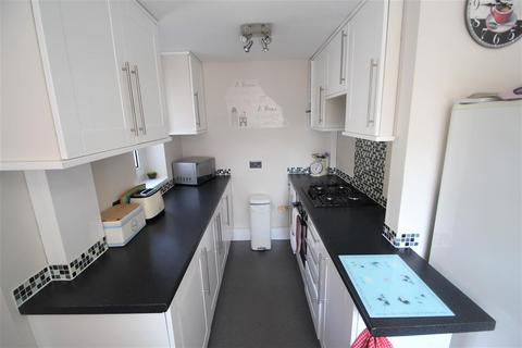 2 bedroom semi-detached house for sale, Glendale Drive, Bradford, BD6
