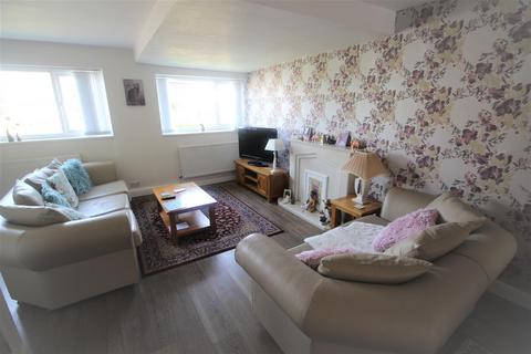 2 bedroom semi-detached house for sale, Glendale Drive, Bradford, BD6