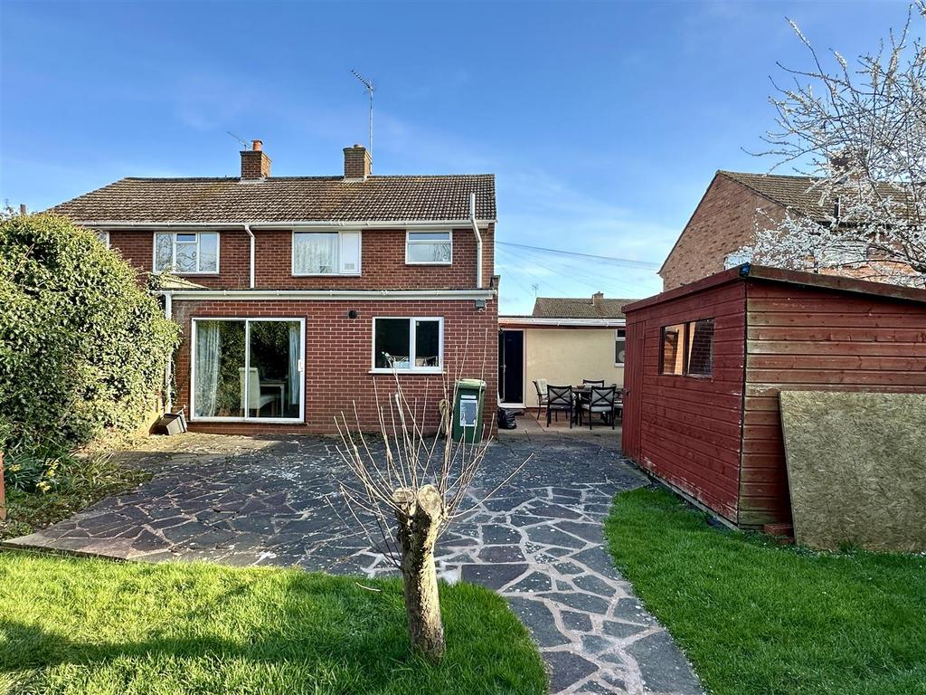 Garden to house