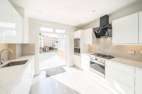 4 bedroom semi-detached house for sale, Bewlys Road, London SE27