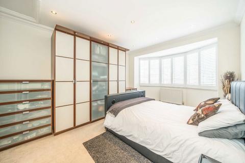 4 bedroom semi-detached house for sale, Bewlys Road, London SE27