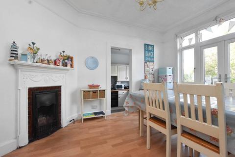 4 bedroom semi-detached house for sale, Cavendish Avenue, Eastbourne