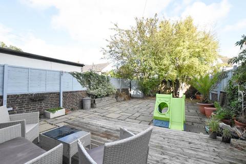 4 bedroom semi-detached house for sale, Cavendish Avenue, Eastbourne