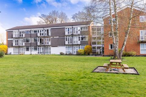 3 bedroom flat for sale, Pine View Manor, Hartland Road, Epping