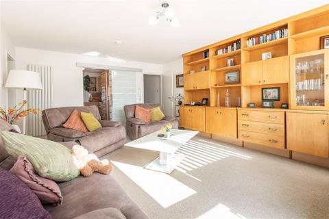 3 bedroom flat for sale, Pine View Manor, Hartland Road, Epping
