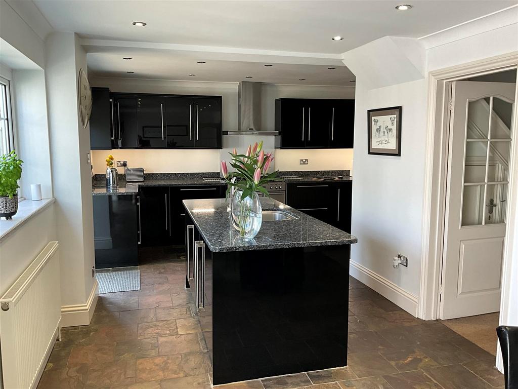 Kitchen 3