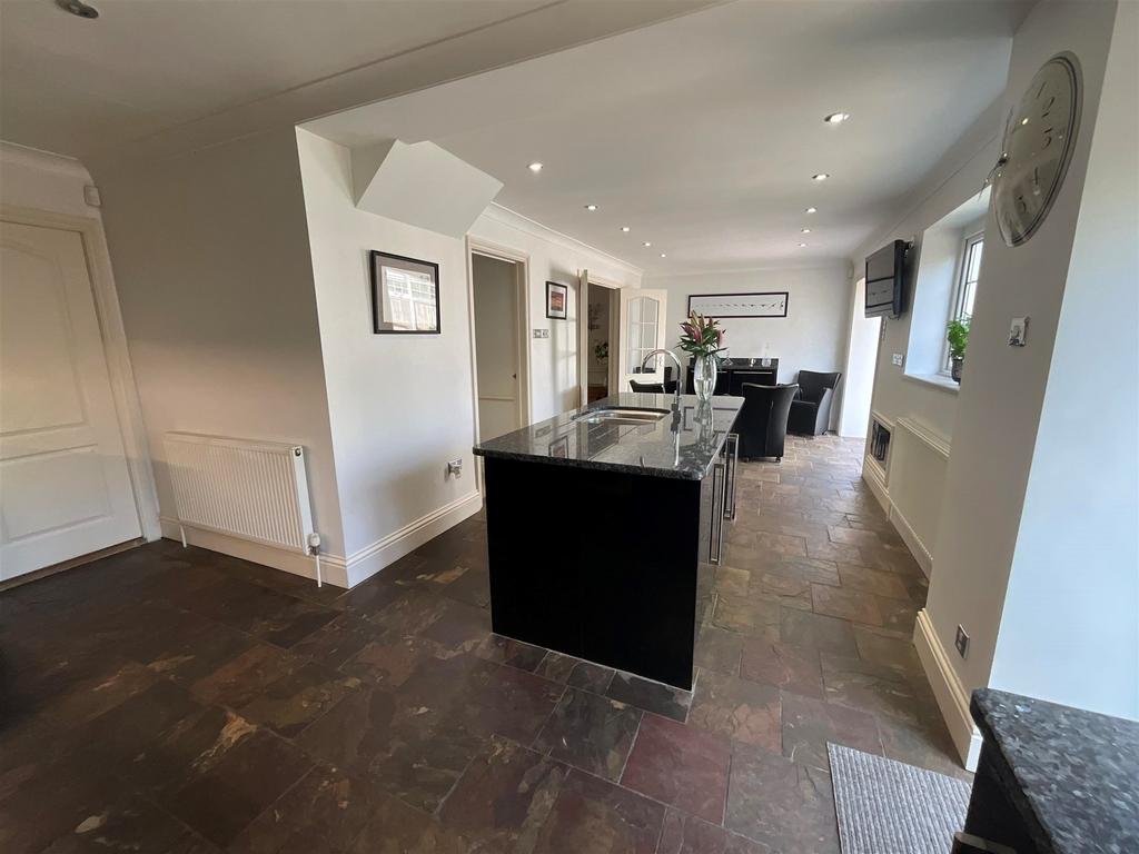 Kitchen/Dining Area