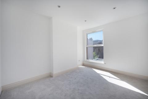 56 Rathcoole Avenue, London, N8 9NA