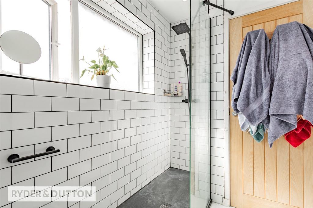 Main Shower Room