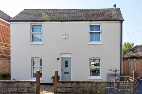 2 bedroom detached house for sale, Parley Road, Bournemouth