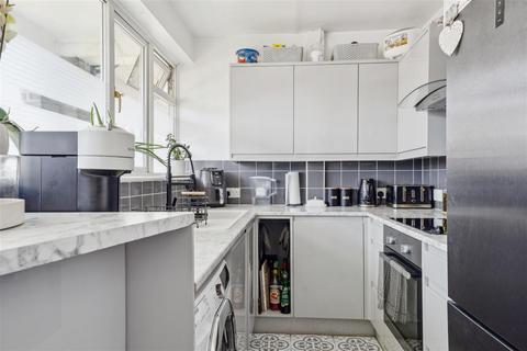2 bedroom apartment for sale, North Orbital Road, Denham Green