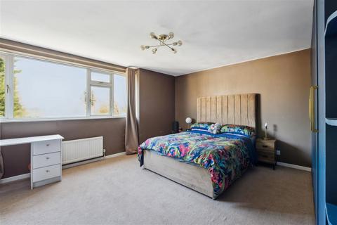 2 bedroom apartment for sale, North Orbital Road, Denham Green