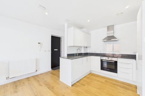 2 bedroom flat for sale, Station Close, Horsham RH13