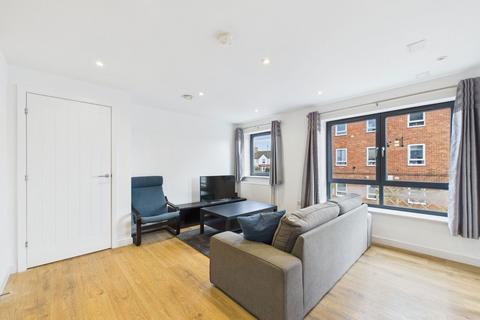 2 bedroom flat for sale, Station Close, Horsham RH13