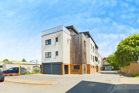 Station Close, Horsham RH13