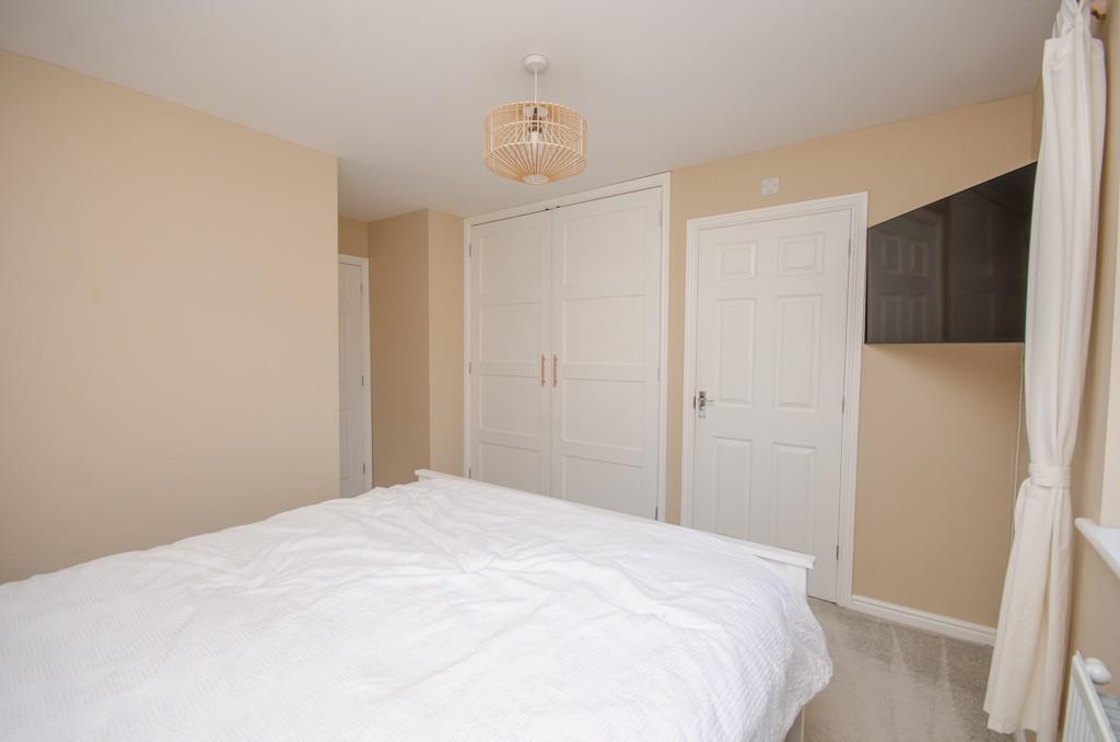 Bedroom 1 pic 2.jpg