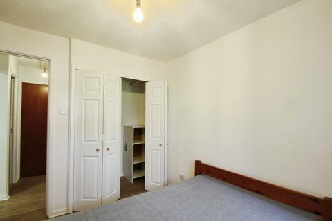 1 bedroom apartment to rent, Knowles Close, West Drayton UB7
