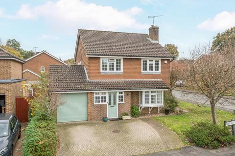 38 Windy Wood, Godalming, GU7 1XX