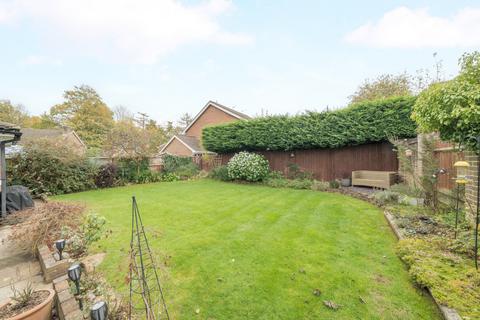 38 Windy Wood, Godalming, GU7 1XX