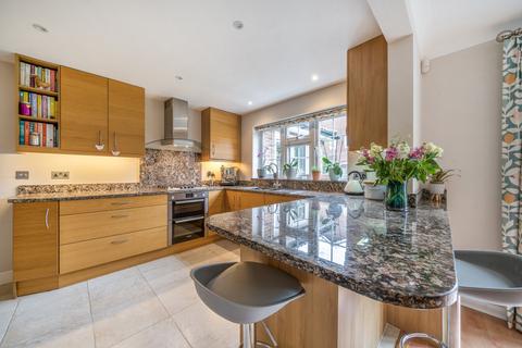 38 Windy Wood, Godalming, GU7 1XX