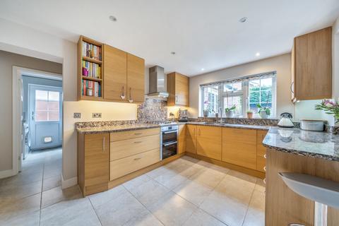 38 Windy Wood, Godalming, GU7 1XX