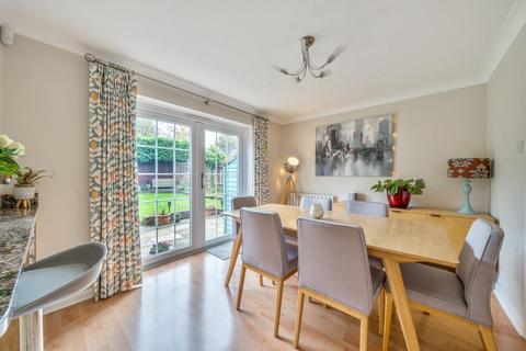38 Windy Wood, Godalming, GU7 1XX