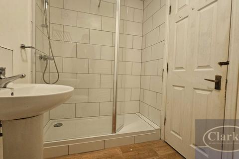 2 bedroom apartment for sale, 2 Bed Flat With Parking in Winton