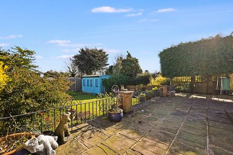 3 bedroom chalet for sale, Herbert Road, Rainham