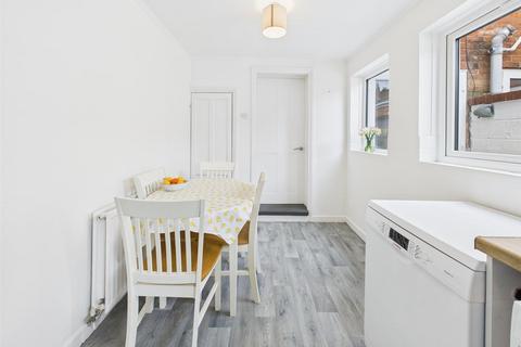 18 Swan Road, Gloucester, GL1 3BJ