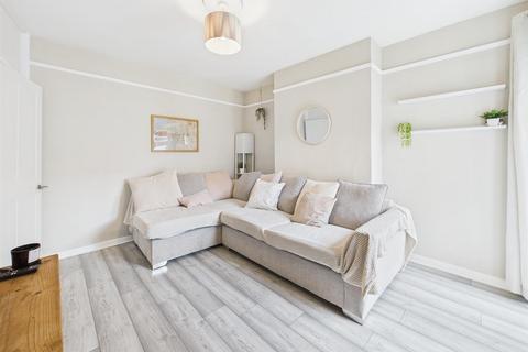 18 Swan Road, Gloucester, GL1 3BJ