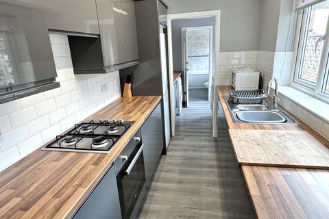 3 bedroom terraced house to rent, Baggholme Road, Lincoln, Lincolnshire, LN2