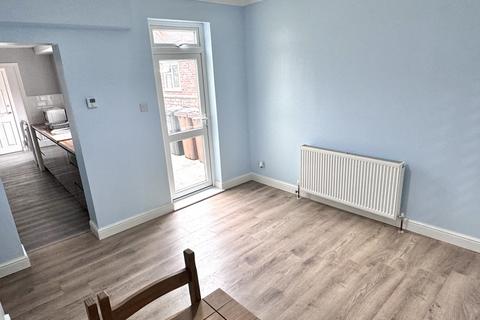 3 bedroom terraced house to rent, Baggholme Road, Lincoln, Lincolnshire, LN2