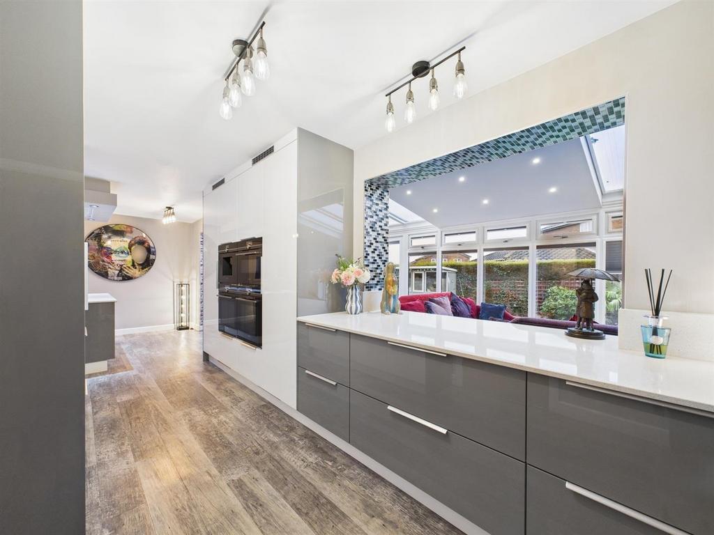 Kitchen 5.jpg