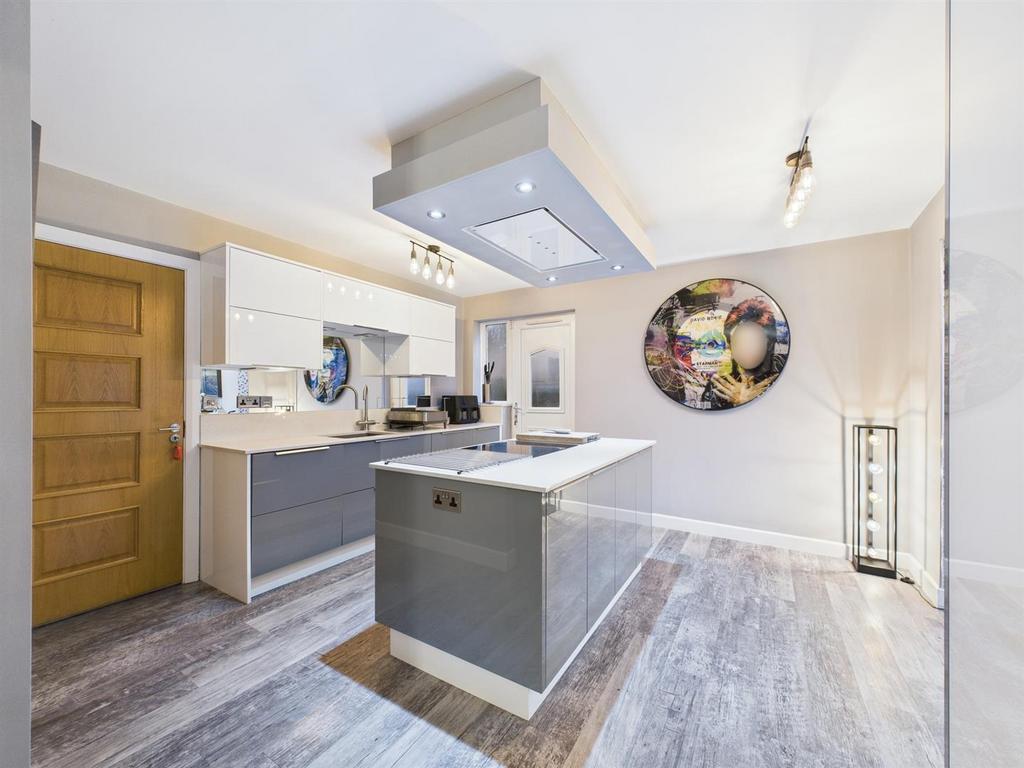 Kitchen 3.jpg