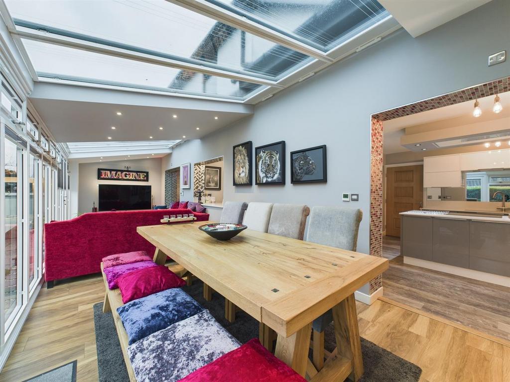 Sunroom 2.jpg