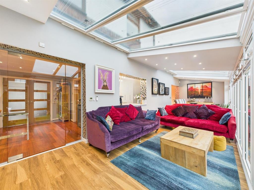 Sunroom 5.jpg