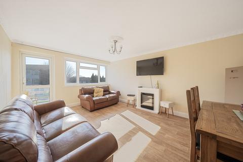 34 Udall Gardens, Romford, RM5 2JX