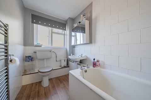 34 Udall Gardens, Romford, RM5 2JX