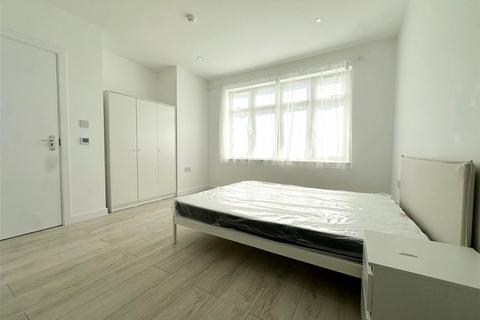 Studio to rent, Kingsfield Avenue, Harrow, HA2