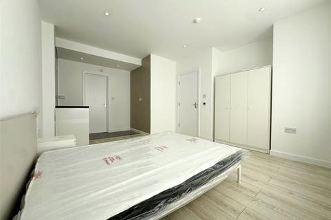 Studio to rent, Kingsfield Avenue, Harrow, HA2