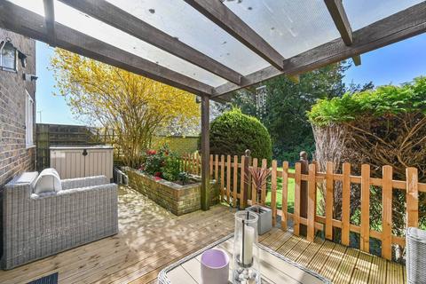 22 Kingsleigh Walk, Bromley, BR2 0YE
